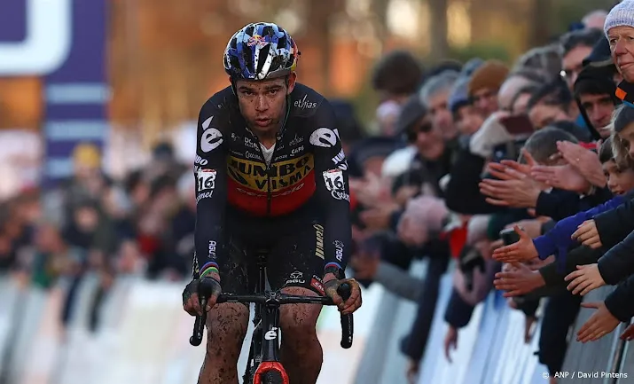 van aert voert ruime belgische selectie aan op wk veldrijden