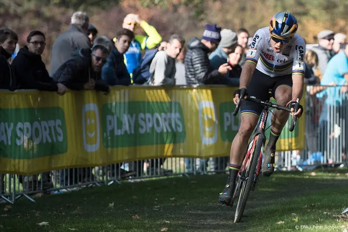 van aert wint bij afwezigheid van der poel