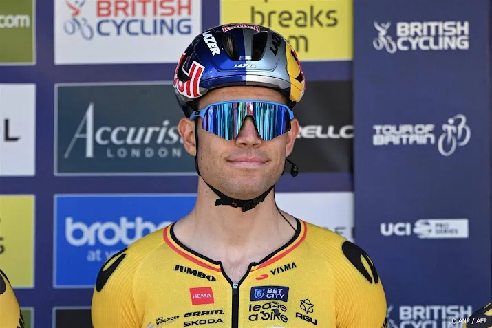 van aert wint cross in essen bij terugkeer in het veld