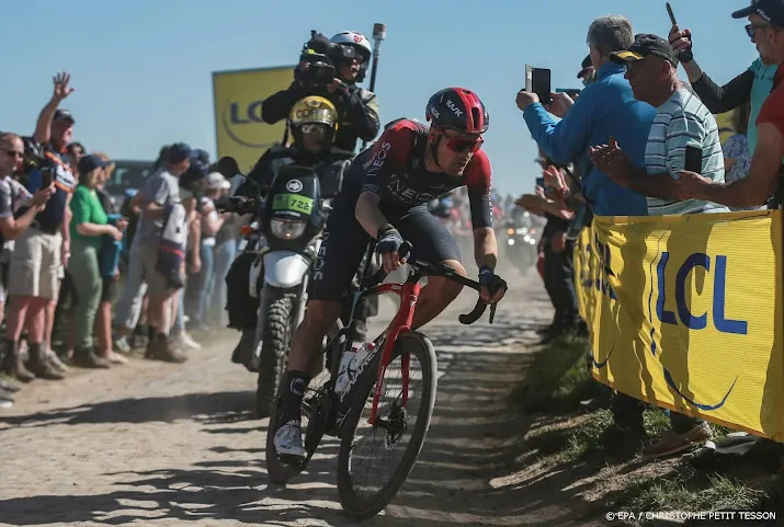 van baarle glorieus winnaar van parijs roubaix