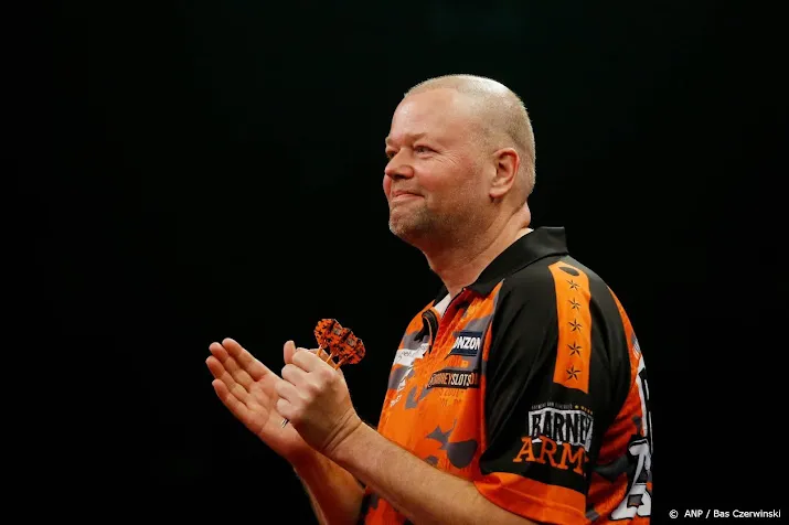 van barneveld gooit negendarter in duitsland