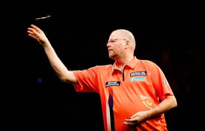 van barneveld hard onderuit in premier league
