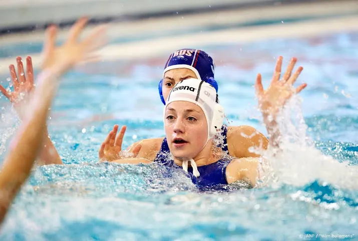 van belkum stopt en wordt coach waterpolosters zvl