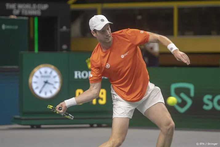 van de zandschulp bereikt tweede ronde tennistoernooi basel