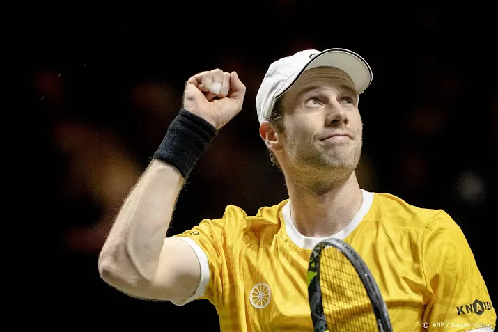 van de zandschulp door naar tweede ronde atp toernooi dubai