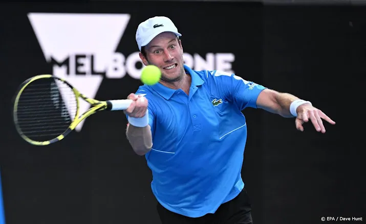 van de zandschulp meldt zich af voor tennistoernooi montpellier