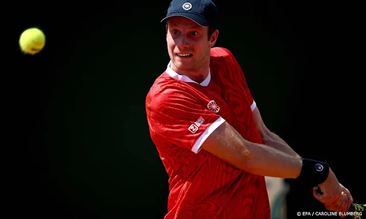 van de zandschulp op roland garros gehinderd door voetblessure