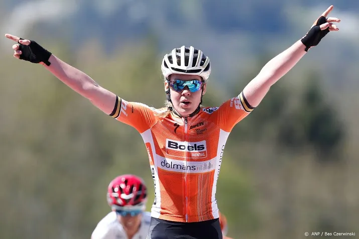 van der breggen wint op mountainbike cape epic