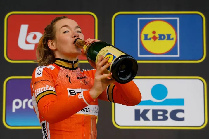 van der breggen wint waalse pijl opnieuw