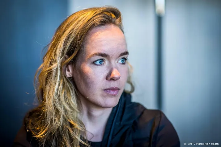 van der breggen wint waalse pijl voor zesde keer op rij