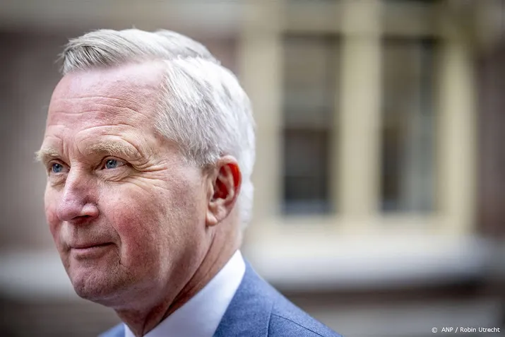 van der burg heeft met spoed 450 plekken voor asielzoekers nodig