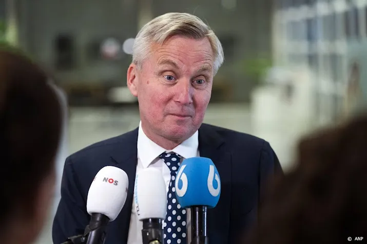 van der burg houdt afbetalen asielopvangplicht open als optie