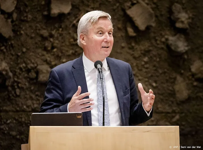 van der burg houdt vast aan 75 000 opvangplekken voor oekrainers