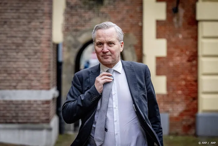 van der burg met de plekken in uden redden we het deze kerst