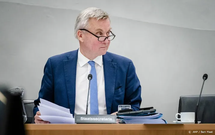 van der burg nog altijd onduidelijk over halen deadline asielwet