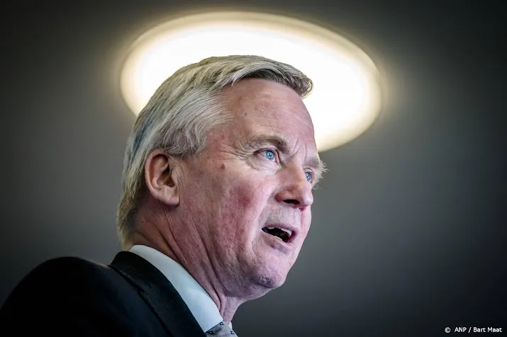 van der burg oplossing voor ergste nood in asielopvang ter apel