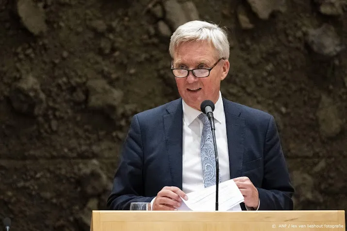 van der burg vanaf nu hoeft niemand buiten te slapen in ter apel
