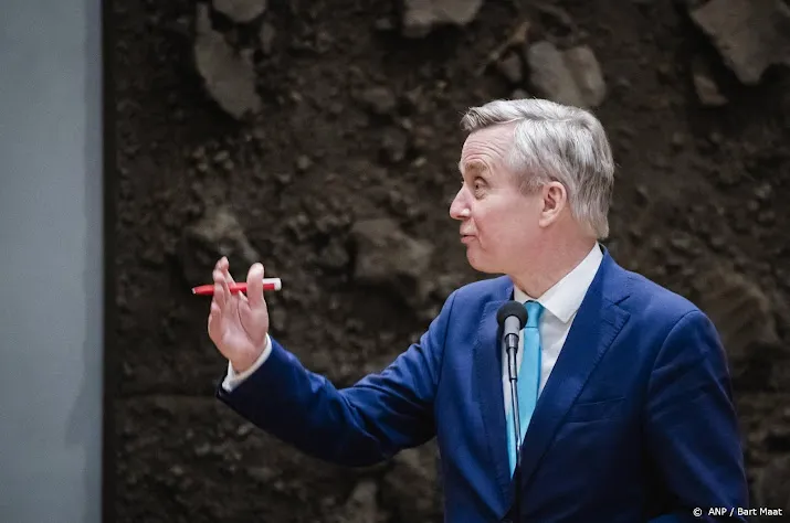 van der burg vraagt alle gemeenten om hulp bij asielopvang