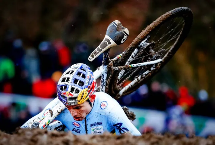 van der poel komt er niet aan te pas op wk
