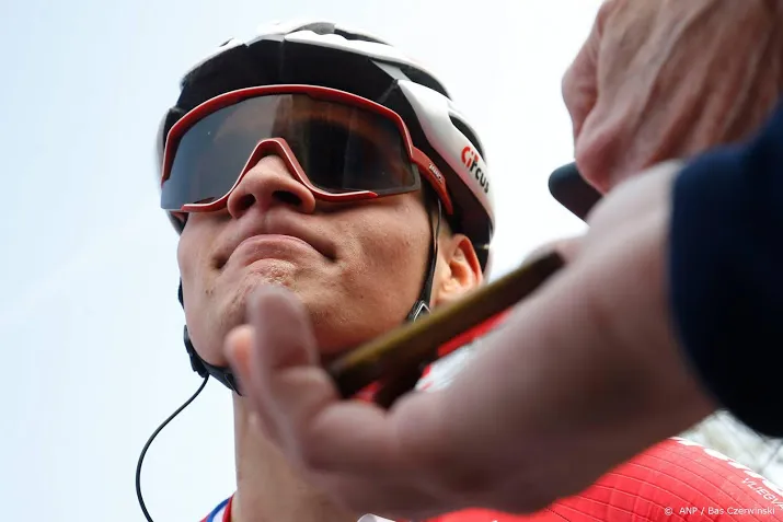 van der poel oppermachtig in brabantse pijl