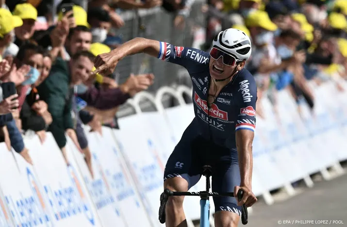 van der poel verovert gele trui met ritzege in tour