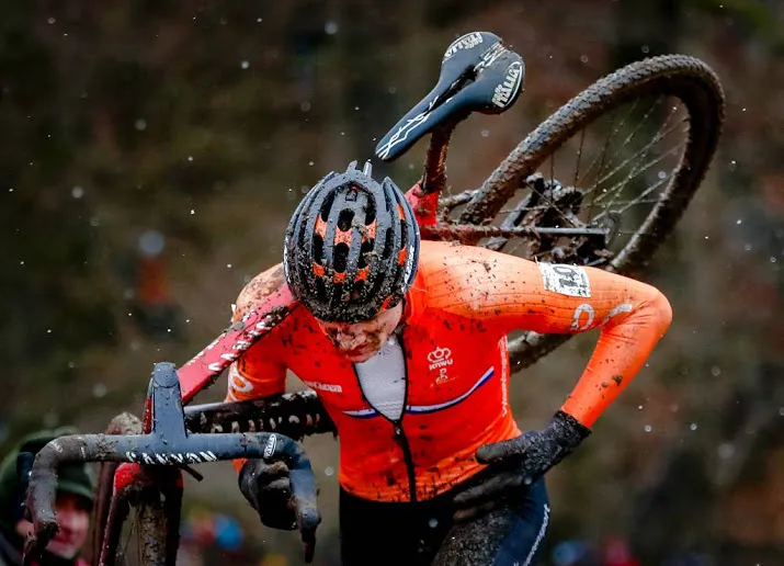 van der poel voelt zich op waarde geklopt