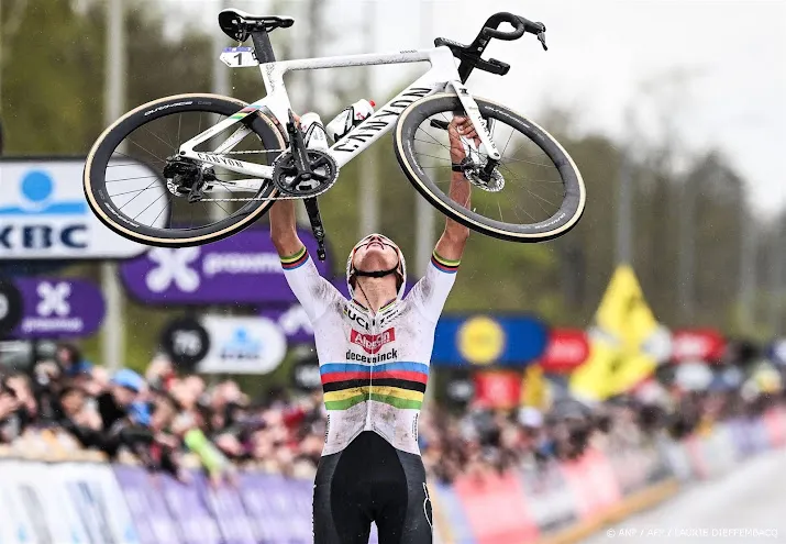 van der poel volledig leeg na zege in vlaanderen