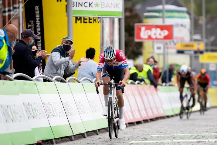 van der poel wil vlaanderen winnen liefst alleen aankomen