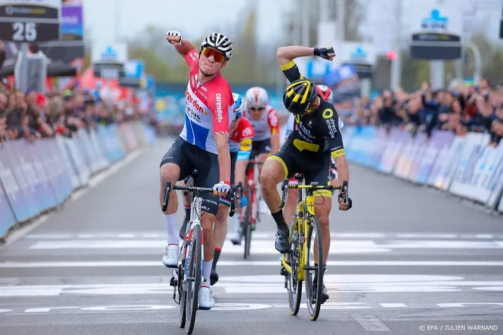 van der poel wint 1e etappe in circuit sarthe