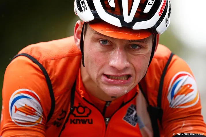 van der poel wint als vanouds in eerste cross