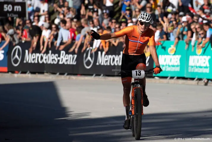 van der poel wint eerste race na vakantie