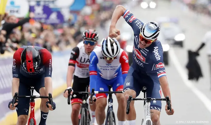 van der poel wint ronde van vlaanderen voor tweede keer