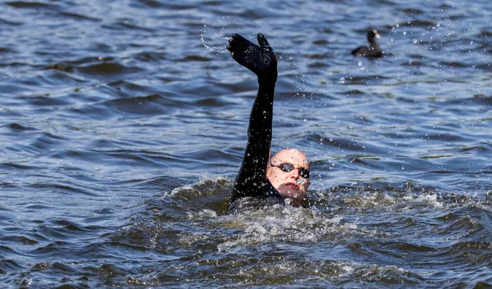 van der weijden traint voor elfstedentocht
