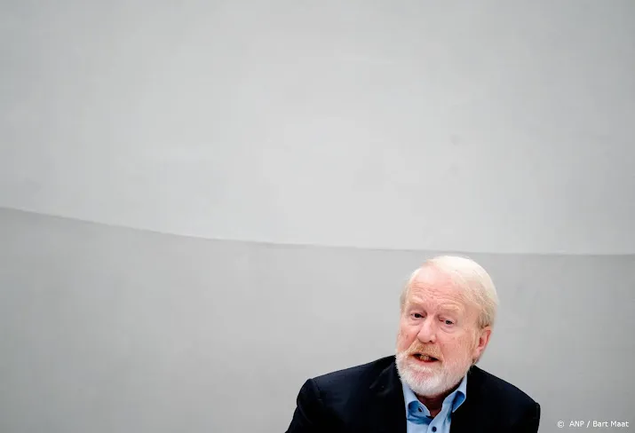 van dissel altijd op uitnodiging aangeschoven bij corona overleg