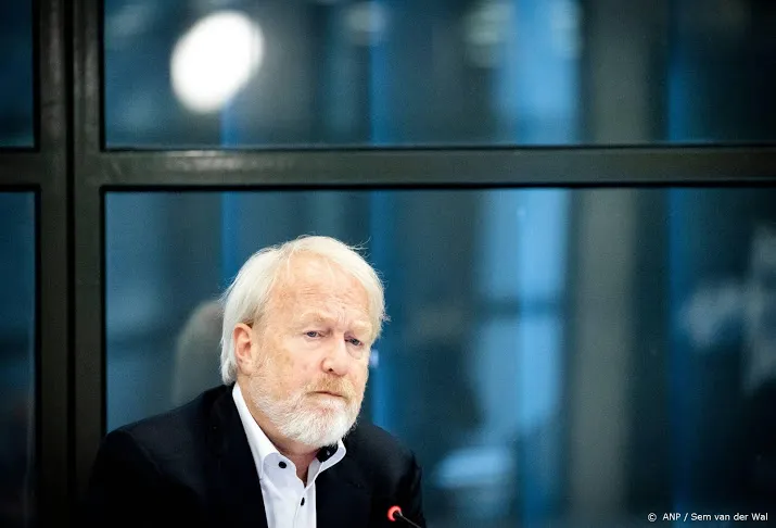 van dissel er komt een donkere wolk op ons af