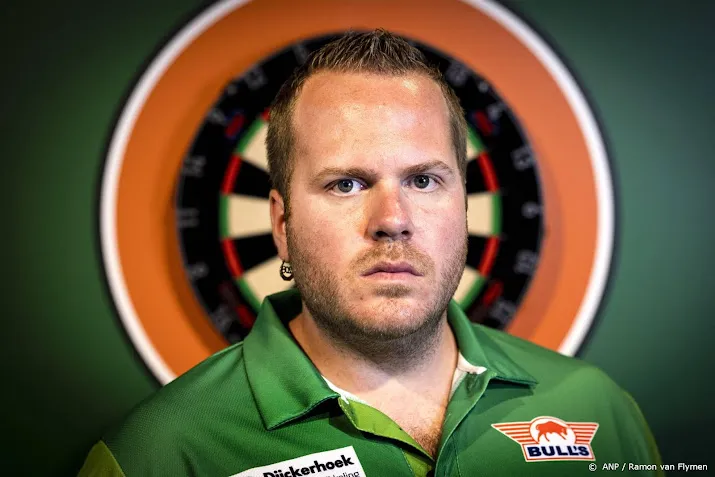 van duijvenbode overleeft 5 matchdarts en bereikt vierde ronde wk