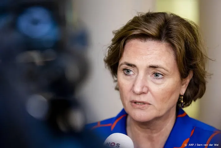 van gennip verplicht certificaat uitzendbureaus pas vanaf 2025