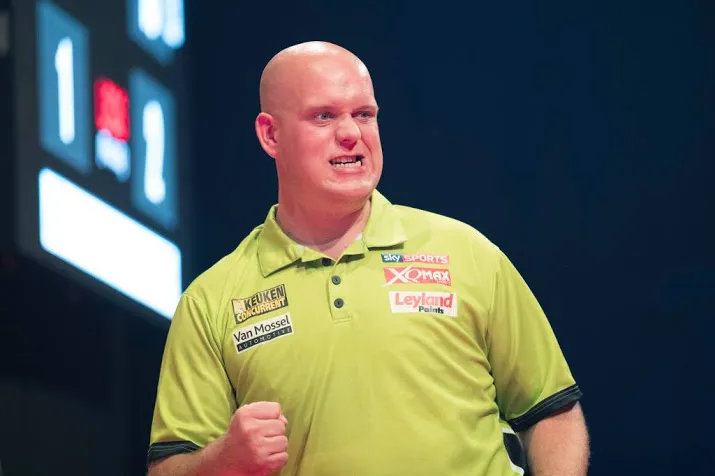 van gerwen met moeite naar laatste acht