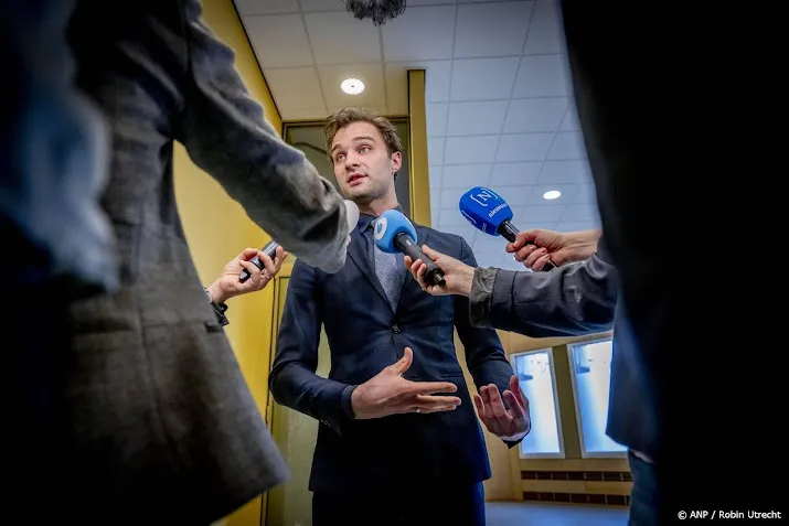 van ooijen ziet niets in verplichten vaccinaties voor kinderen