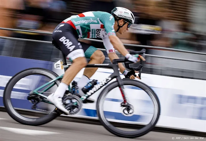 van poppel wint wielerkoers rund um koln