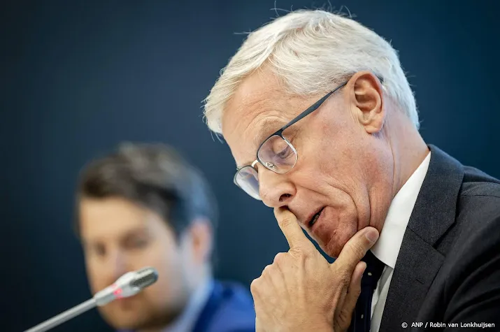 van rij achter institutioneel racisme fiscus zat geen beleid