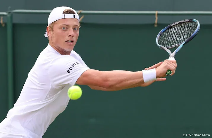 van rijthoven wint weer en bereikt vierde ronde op wimbledon