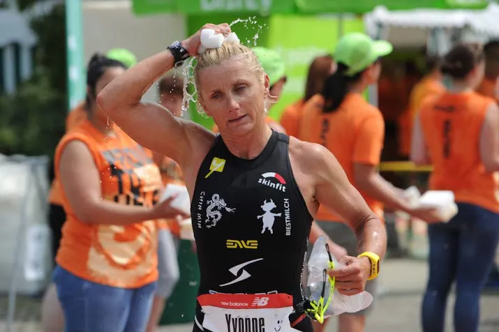 van vlerken 4e in door haai gekorte ironman