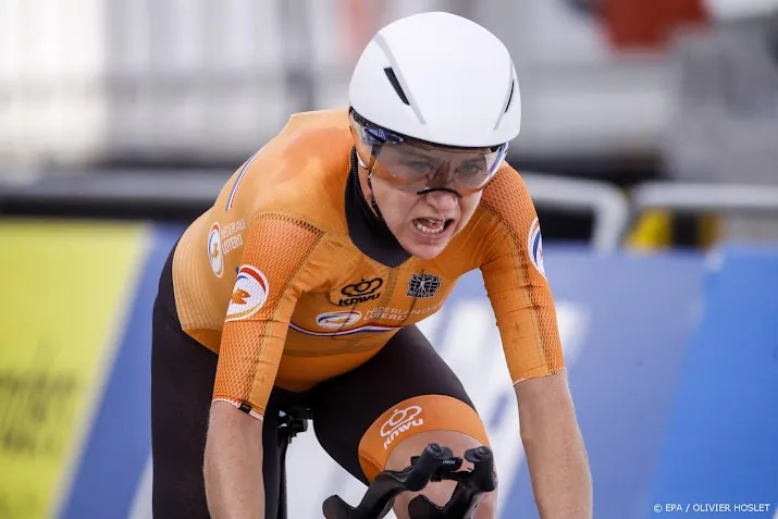 van vleuten breekt ook schouder bij val in parijs roubaix