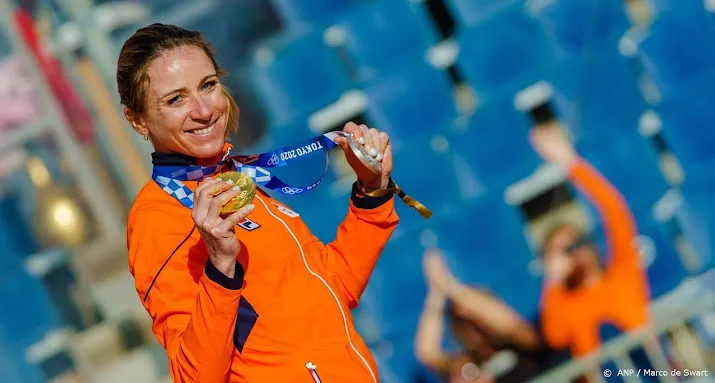 van vleuten soleert naar winst in luik bastenaken luik