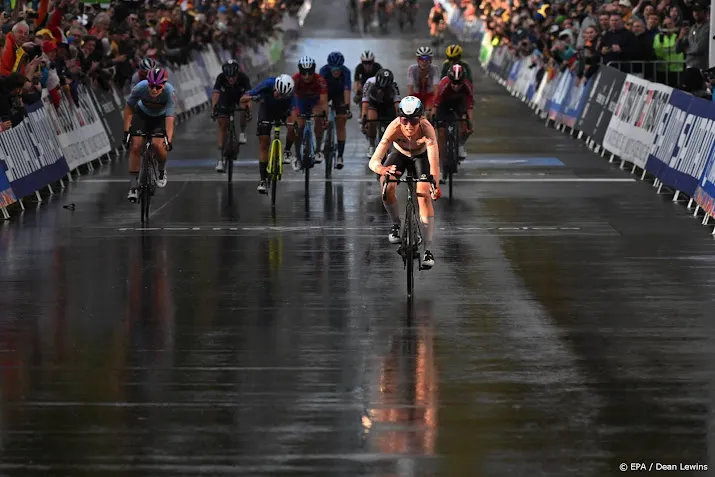 van vleuten verovert opnieuw wereldtitel met een verhaal