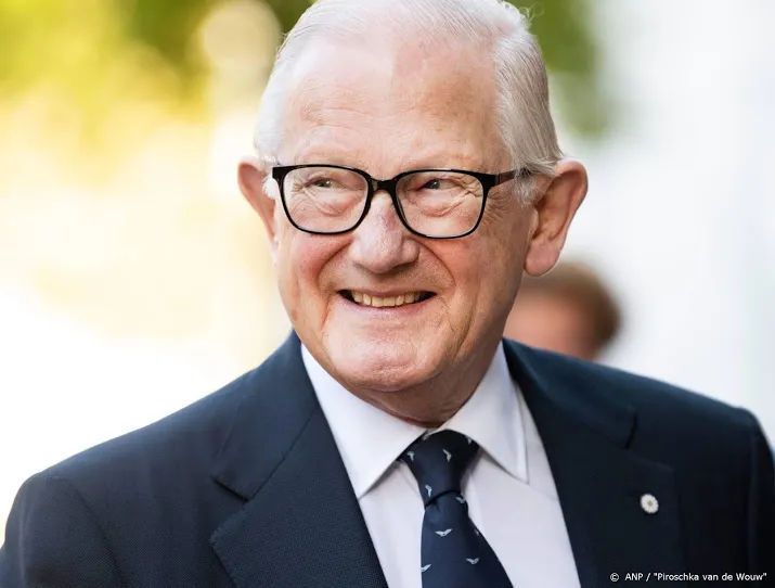 van vollenhoven opent vernieuwd daf museum