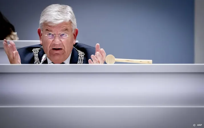 van zanen pijnlijk hoe het ene den haag het andere in de weg zit
