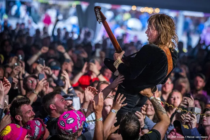 vanaf vrijdag kan het weer festivallen met 10 000 mensen