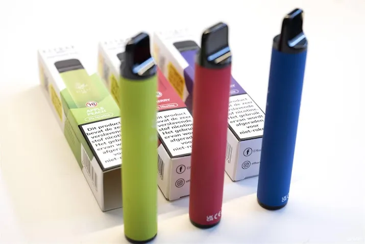 vapen en online gokken populair onder middelbare scholieren